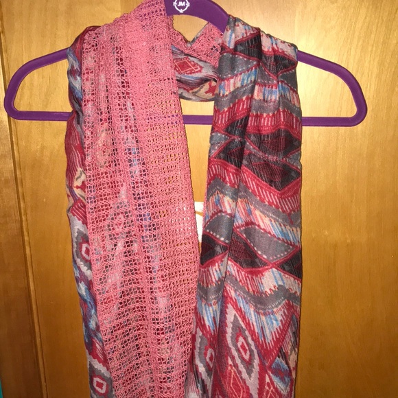 Patterned Infinity Scarf - Picture 2 of 5